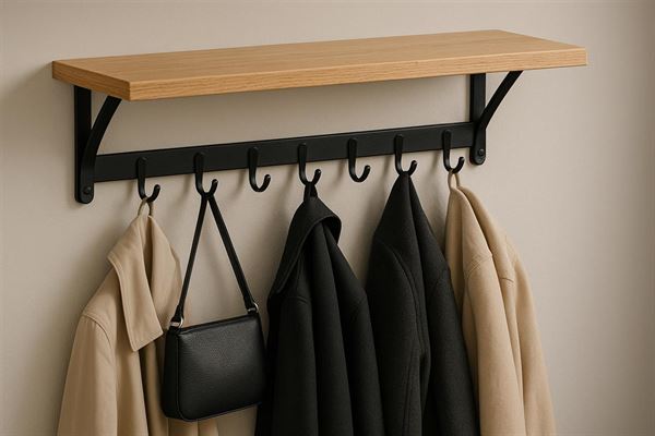 Knagerække med hylde - praktisk og stilfuld opbevaring